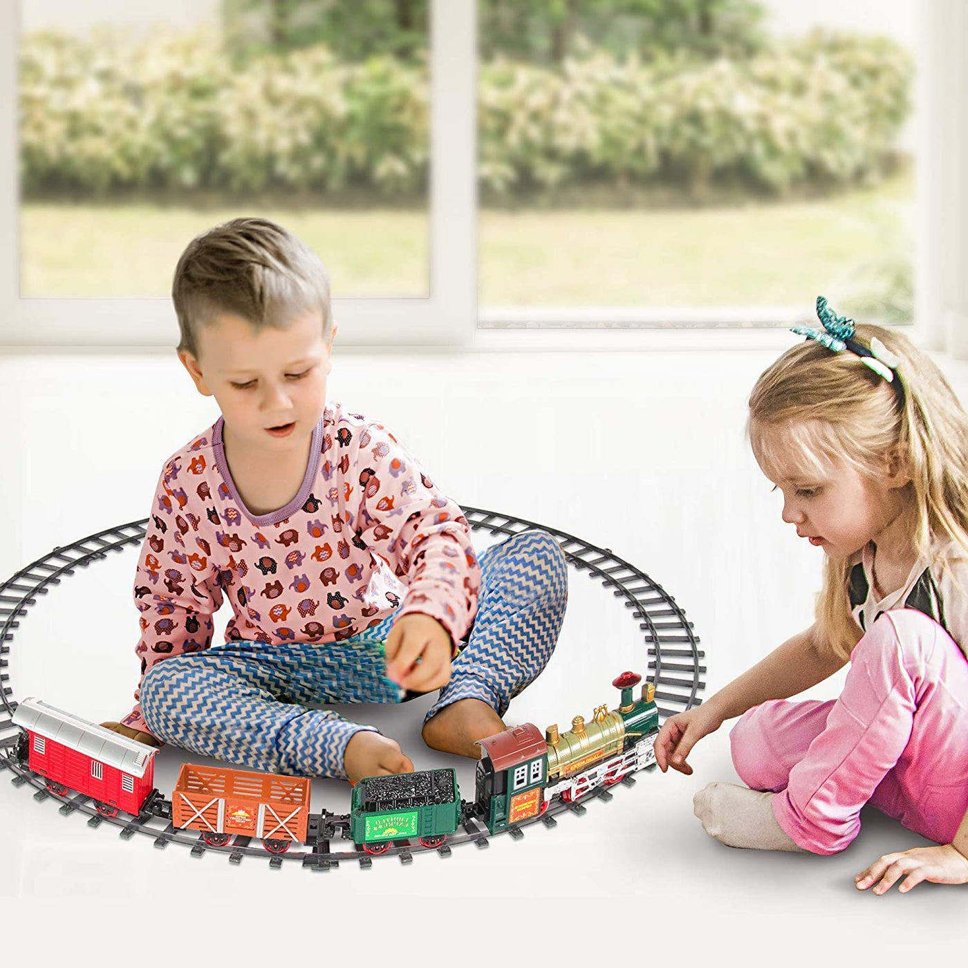 Deluxe Train Set for Kids, Battery-Operated Train with Cars & Tracks